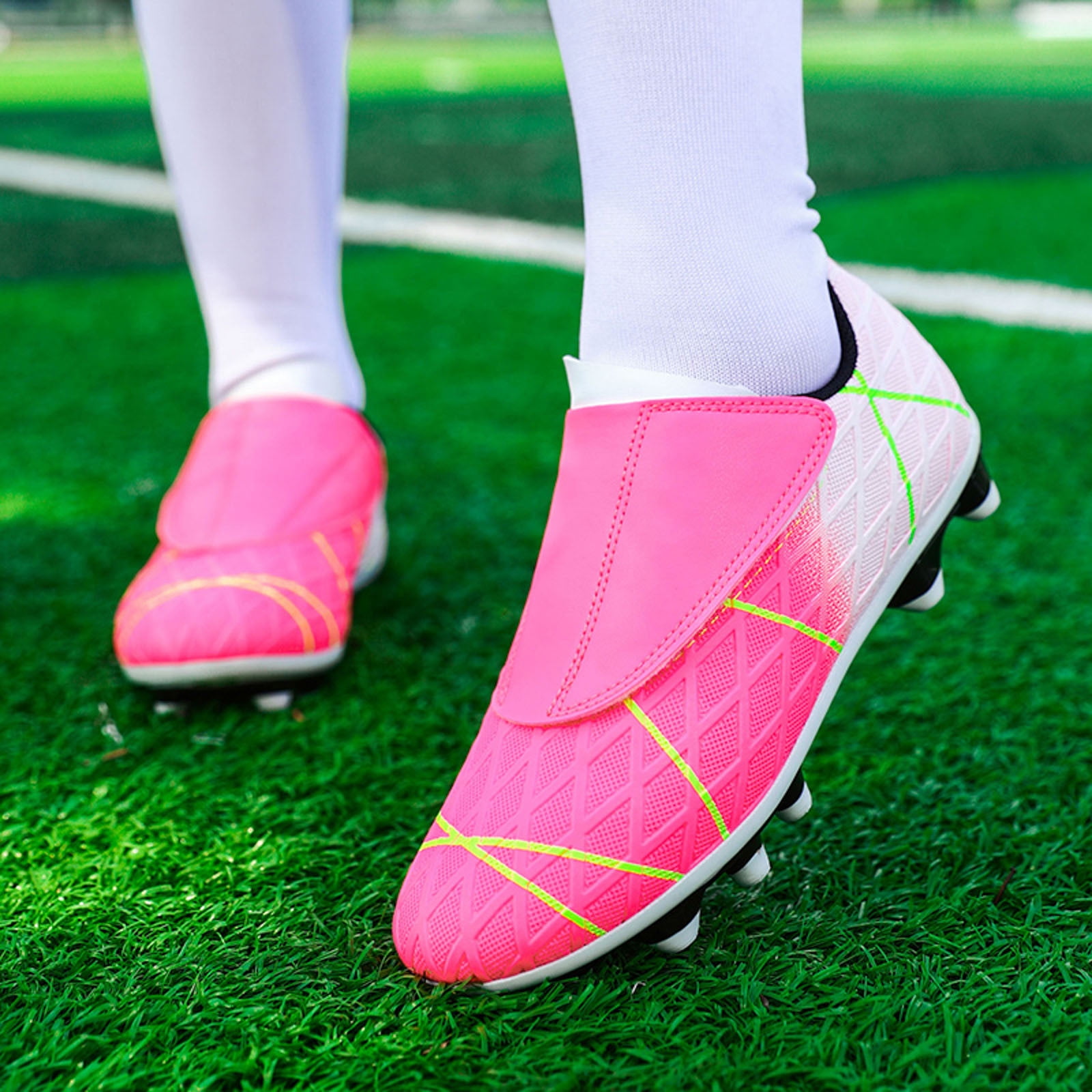pink football cleats 10.5