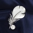 thumbnail image 3 of Broches para mujer, broche de plumas de moda con broche de perlas de agua dulce para regalo de cumpleaños de boda, latón, circonita cúbica, latón, circonita cúbica, 3 of 8