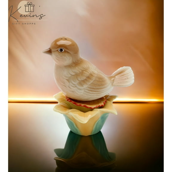 Ceramic Robin Bird Magnetic Salt and Pepper Shakers