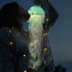 thumbnail image 4 of Kit de luces de medusas DIY para decoración de fiestas | Lámpara colgante creativa de medusa con tentáculos brillantes para decoración submarina de cumpleaños, bodas, baby showers., 4 of 7