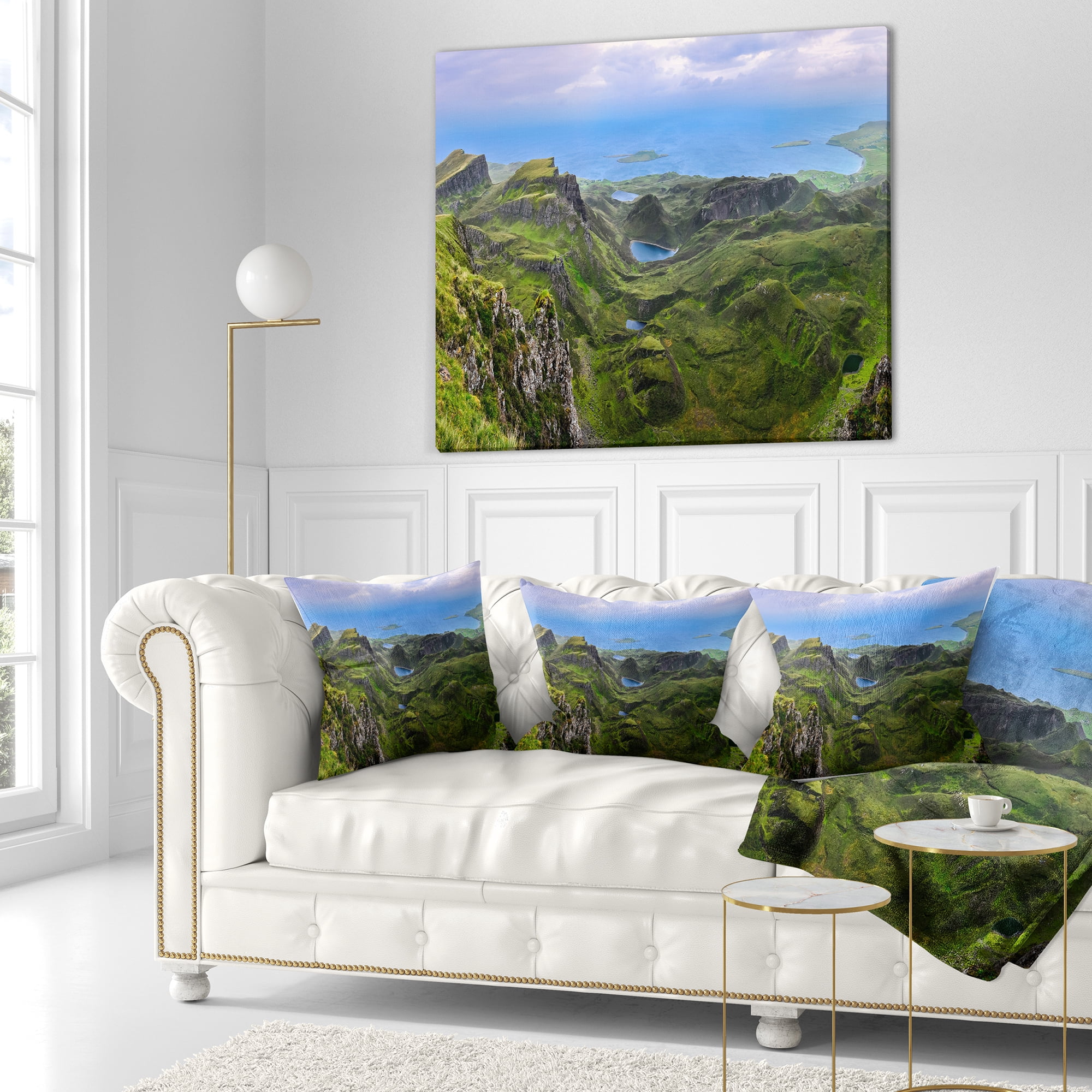 Designart Quiraing Skye Highland Scotland - Landscape Photography Throw Pillow - 16x16