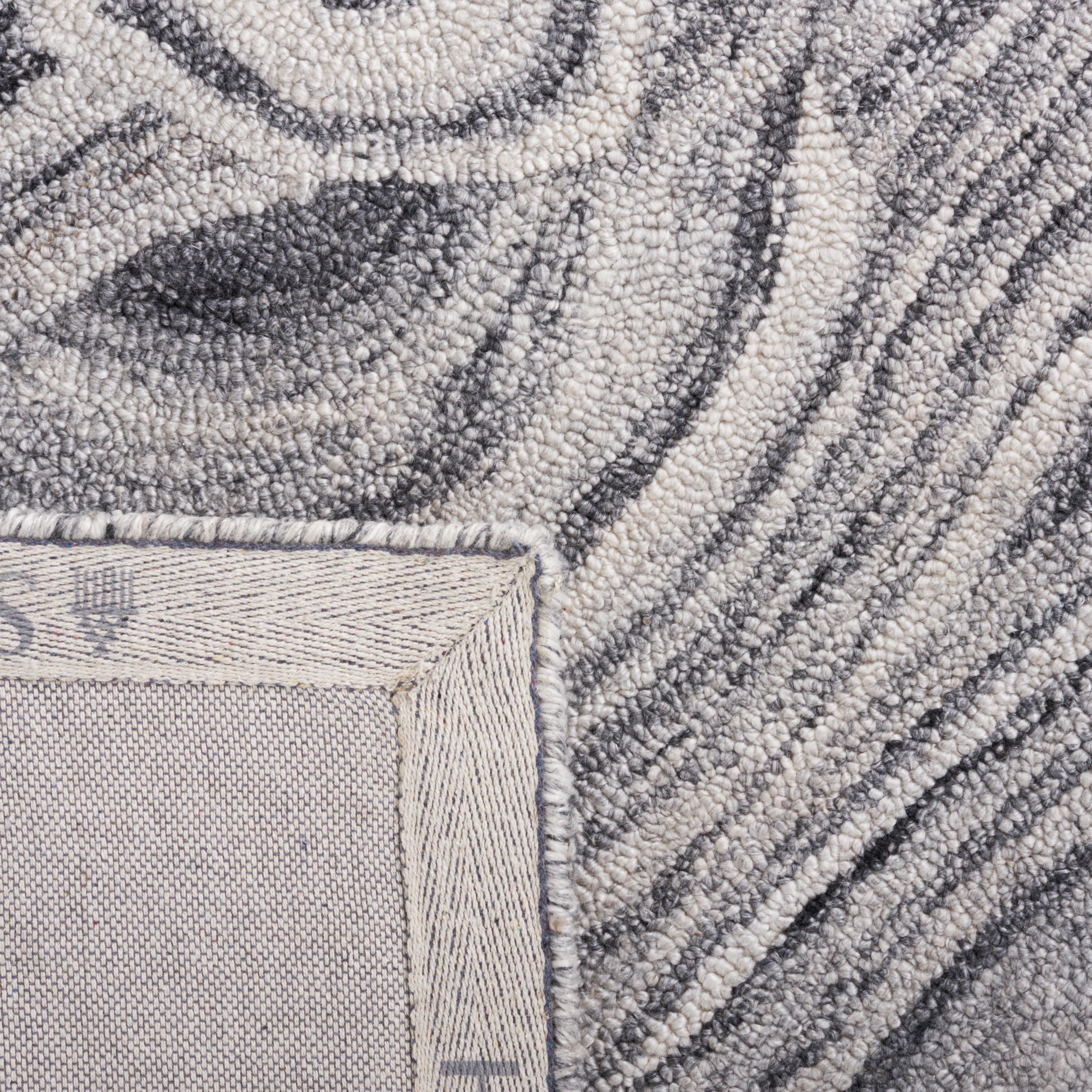 SAFAVIEH Abstract Kebo Distrssed Area Rug, Dark Grey/Black, 5' x 8'