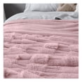 thumbnail image 4 of Cobertor Tipo Piel Ultrasuave y Calido, Ideal para Invierno. Esquimal (Rosa, Individual), 4 of 6