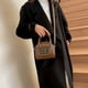 thumbnail image 1 of Bolso de mano con diseño de nicho de moda, con costuras, portátil, para mujer, bolso bandolera versátil de invierno, 1 of 6