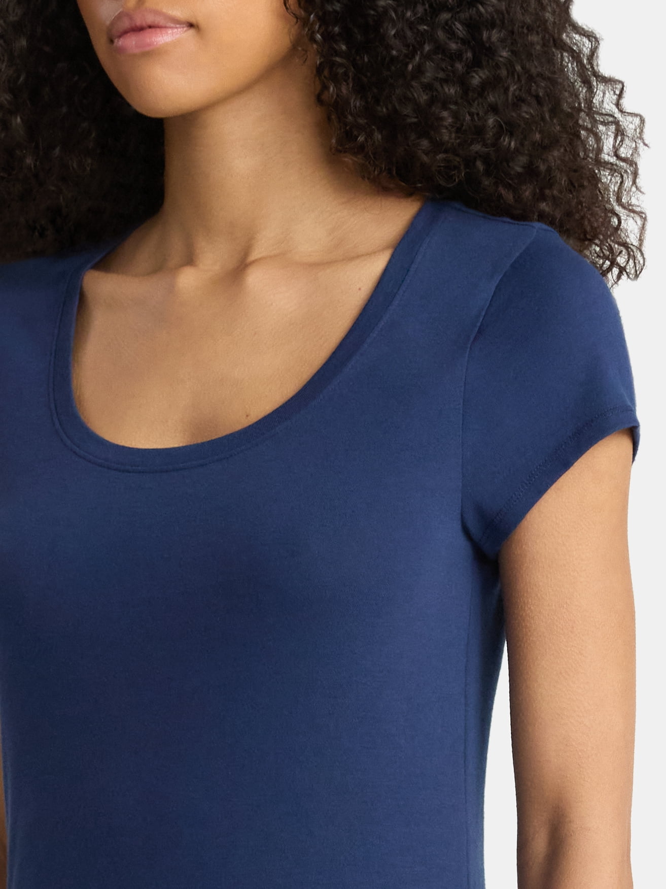 No Boundaries Scoop Neck Tee with Short Sleeves, Women's