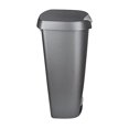 thumbnail image 2 of Umbra Brim - Papelera de cocina de 13 galones (50 l) con tapa, color plateado, 2 of 10