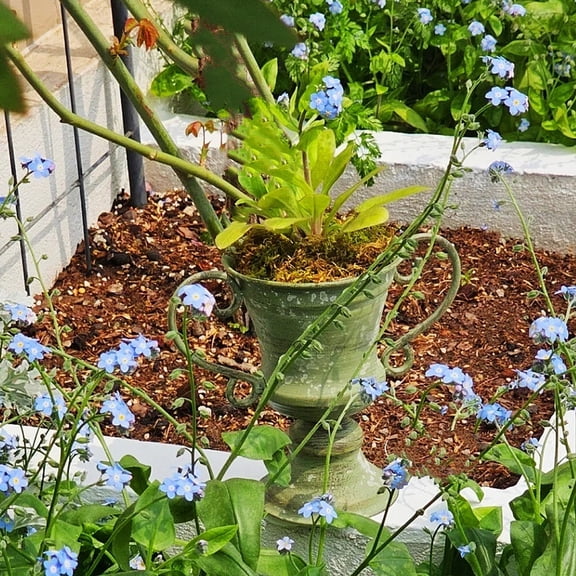 Large Vintage Trophy-Shaped Planter Pot, Durable Decorative Garden Container With Rustic Design For Indoor Outdoor Use, Perfect For Patio, Yard, Balcony, Home And Courtyard Decor
