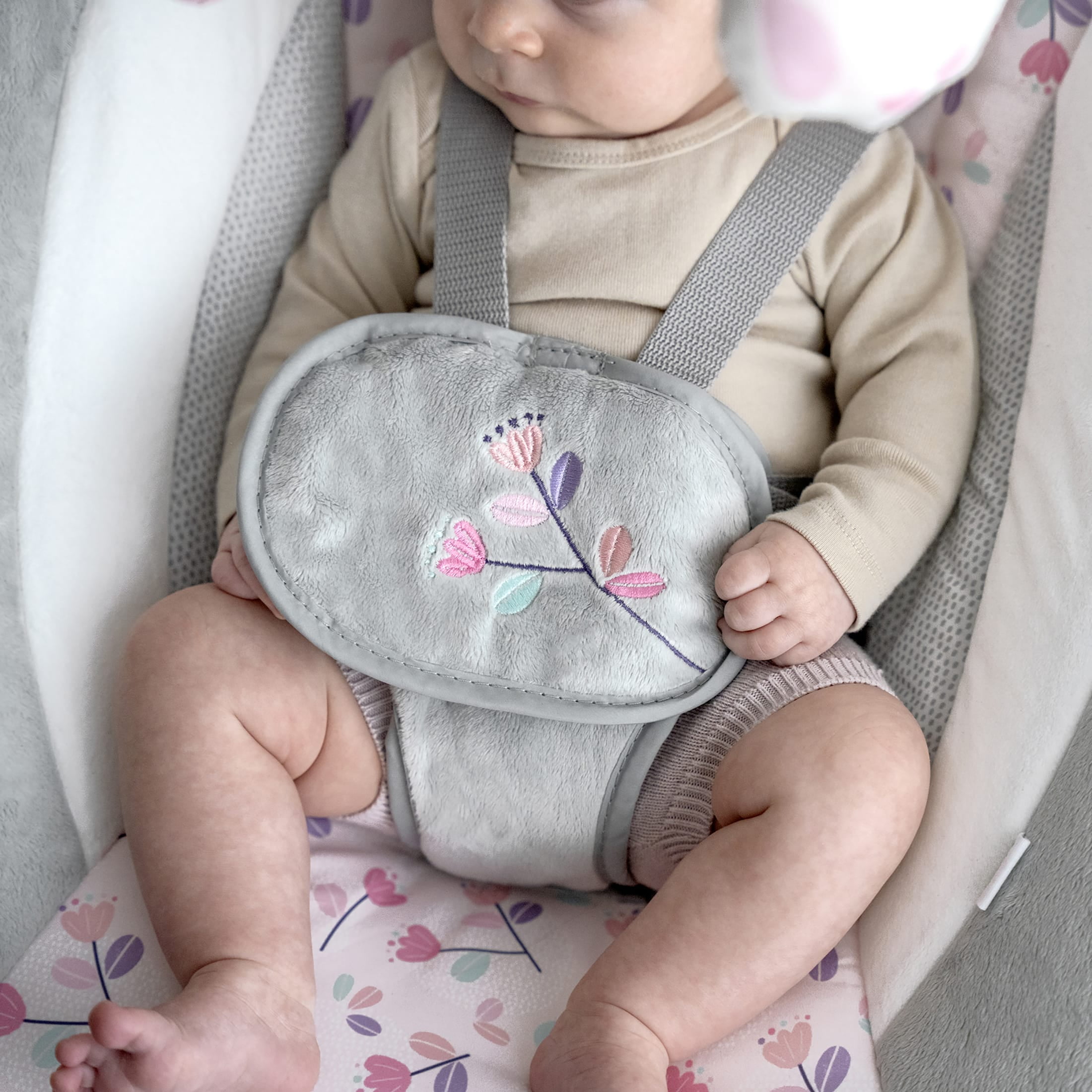 Ingenuity SimpleComfort Multi-Direction Compact Baby Swing with Vibrating Seat, For Infants, Unisex - Cassidy (Pink)