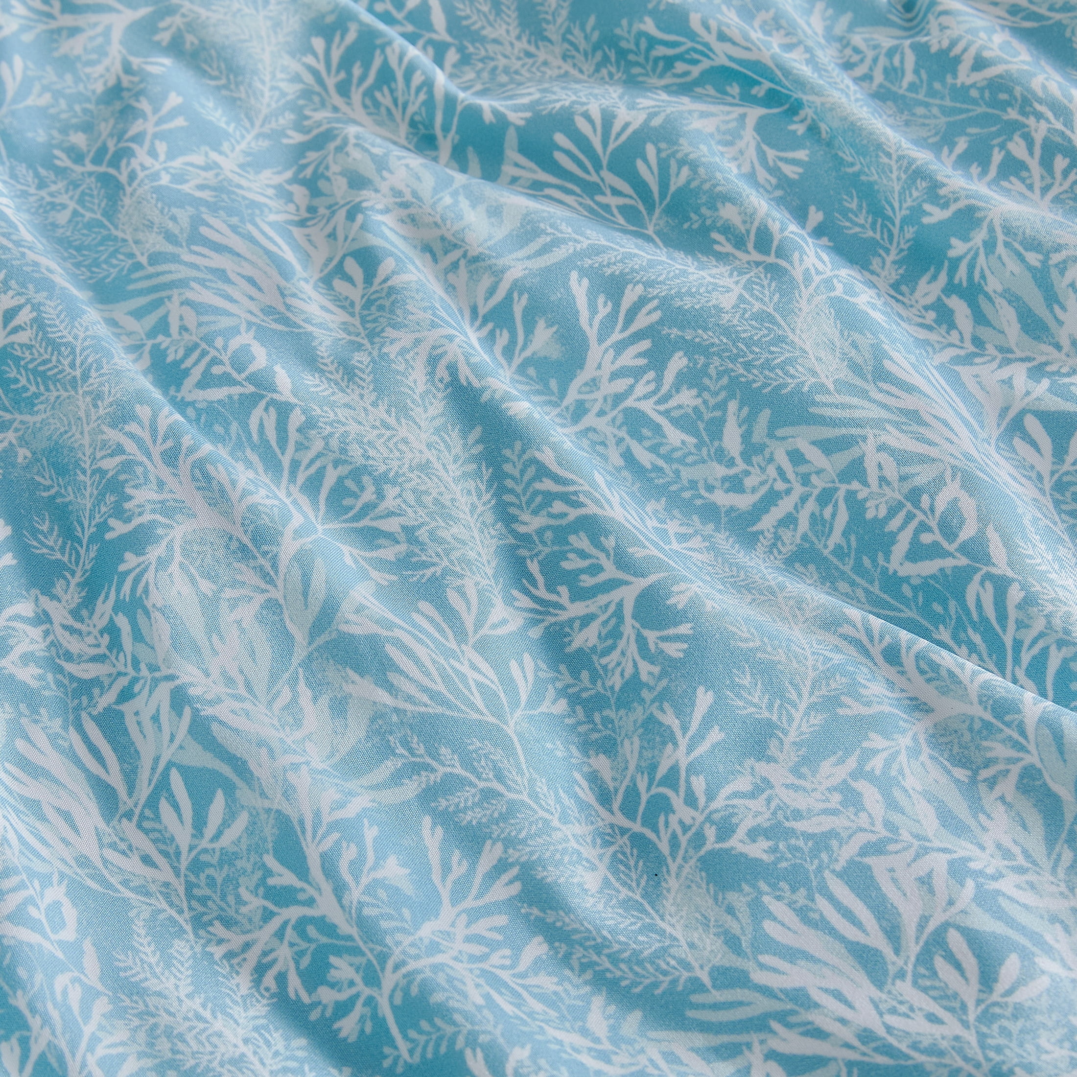 Coastal Living 4-Piece Blue Print Soft Brushed Microfiber Luxury Cooling Sheet Set, King