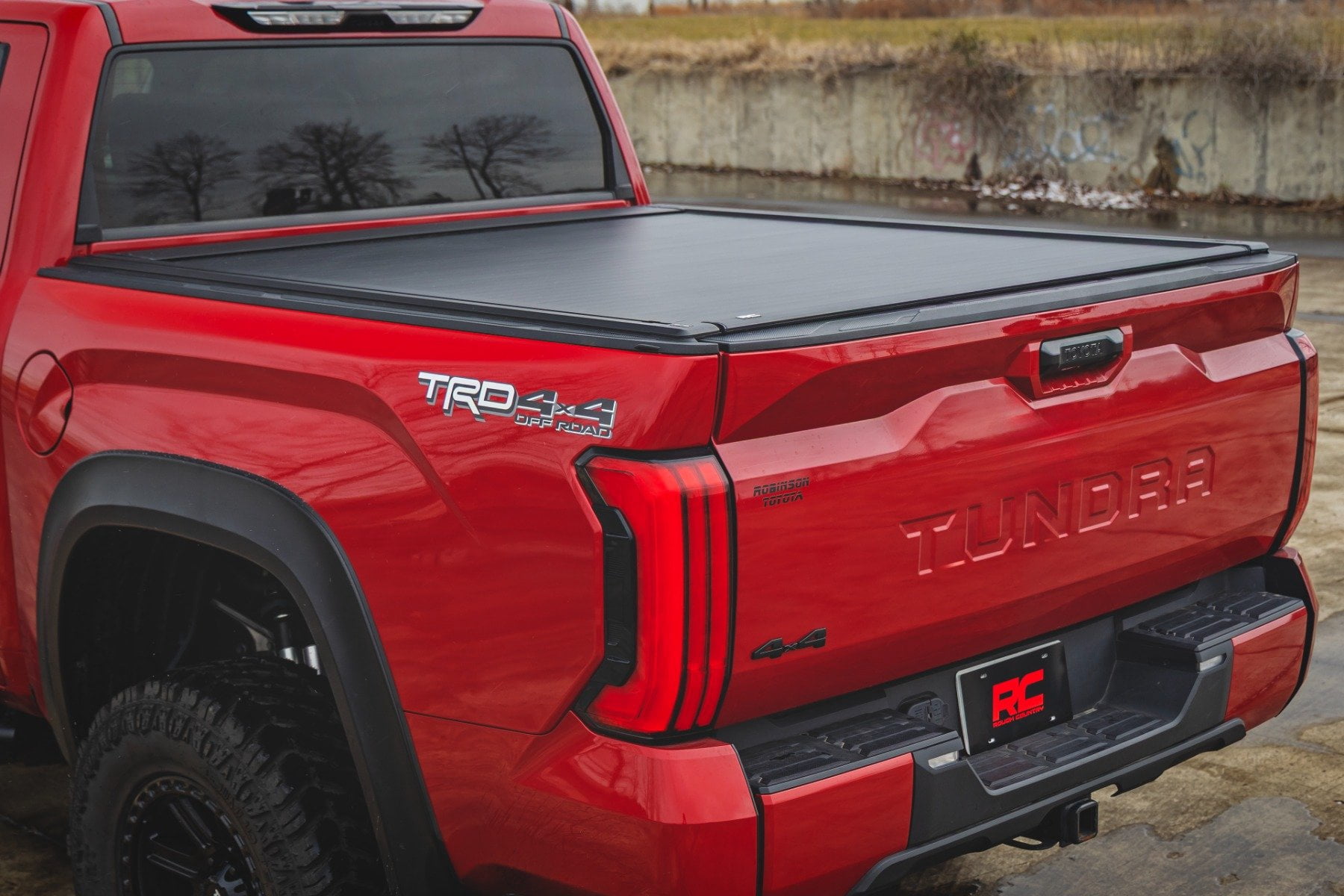 Rough Country Powered Retractable Bed Cover for 22-25 Toyota Tundra - 51514551