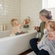 thumbnail image 5 of Juguete de barcos de baño apilables Mushie (pétalo) | Juguetes flotantes para bañera para bebés y niños pequeños, juego de 5 | Hecho en Dinamarca, 5 of 5