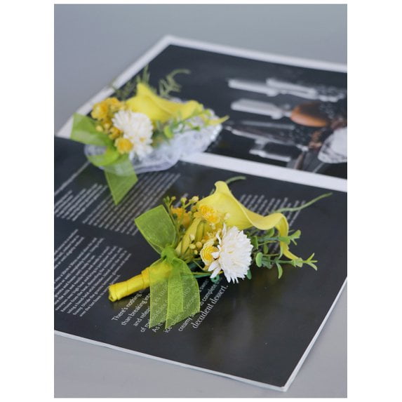 2 Pieces Artificial Calla Lily Wrist Corsage Boutonniere Set, Bride Wrist Flower, Groom Boutonniere for Wedding Flowers Accessories Prom Party Suit Decorations (Yellow)