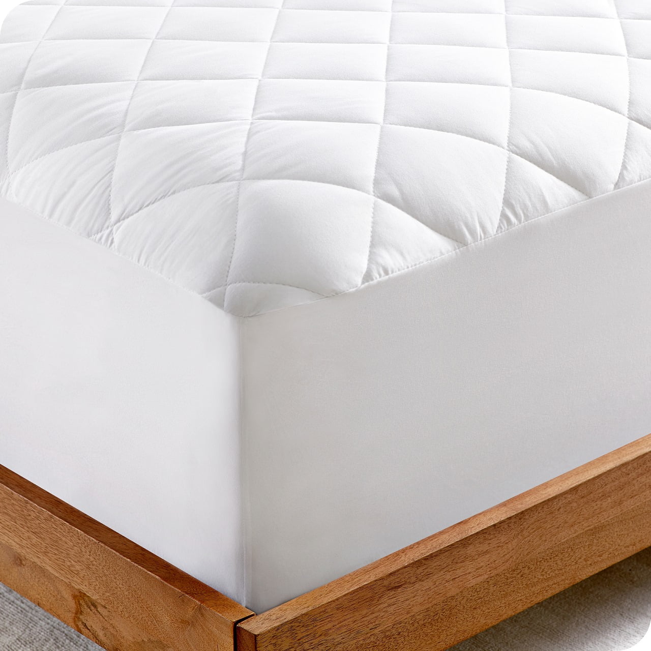100% Waterproof Quilted Twin-XL Mattress Protector Mattress Pad Cover Size (80in x 39in) Stretches Up To 16in Deep - Soft and Fluffy Machine Washable Mattress cover - White Twin-XL