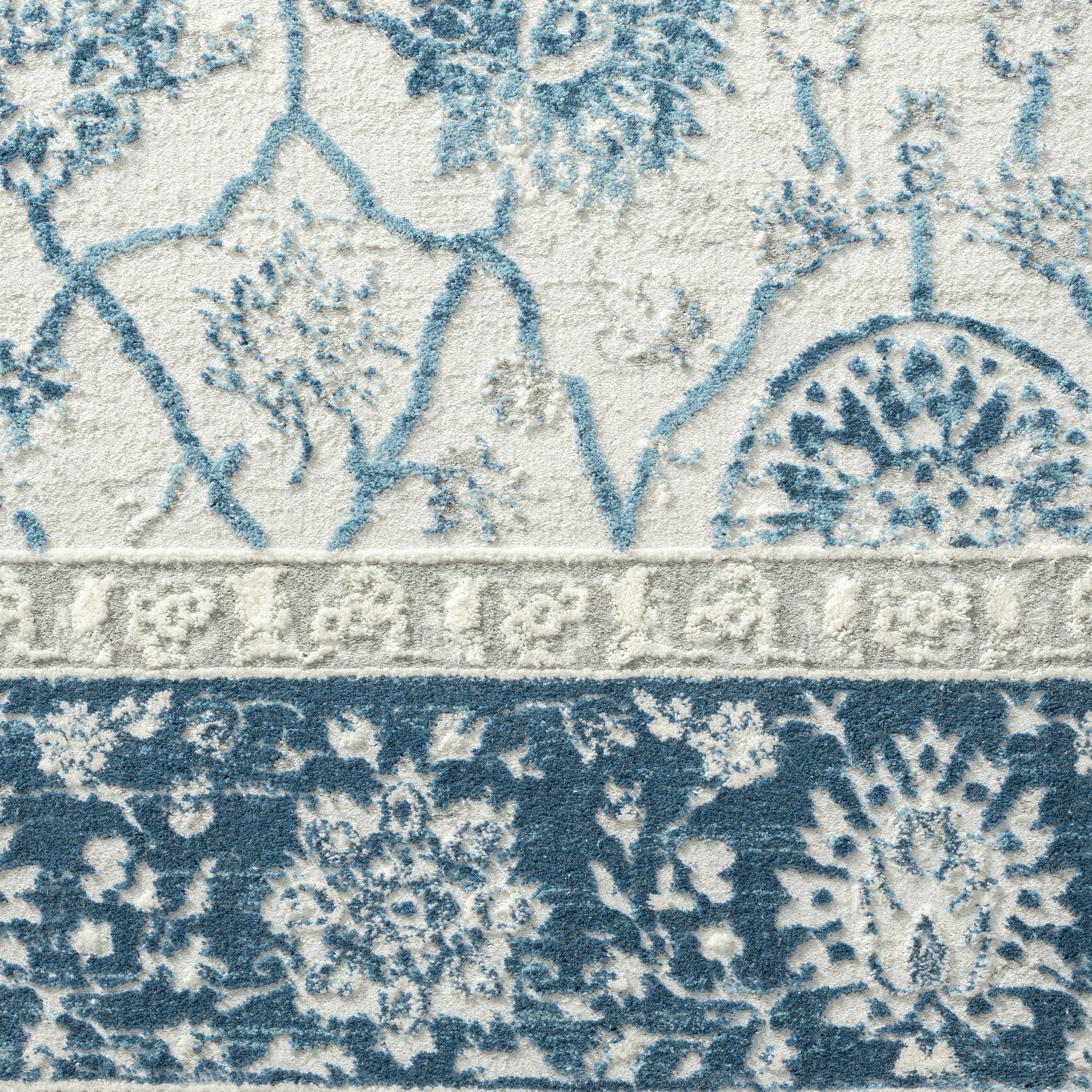 LR Home Isone Kate Blue/Ivory Transitional Floral Polyester Blend Area Rug, 4' x 6'