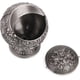 thumbnail image 1 of JM Cenicero a prueba de viento con tapa Cenicero de mesa portátil para exteriores e interiores Cenicero de metal a presión Cenicero para fumar Patrón estampado a mano Regalo para hombres y mujeres JM, 1 of 5