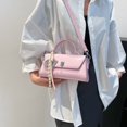 thumbnail image 4 of Bolso cuadrado pequeño de mano de alta gama para mujer, nuevo estilo 2025, moderno bolso de hombro, bolso de mensajero informal y versátil., 4 of 5