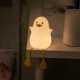 thumbnail image 4 of Soporte para teléfono con luz de silicona LED de pato de dibujos animados con luz nocturna (con pico amarillo), 4 of 5