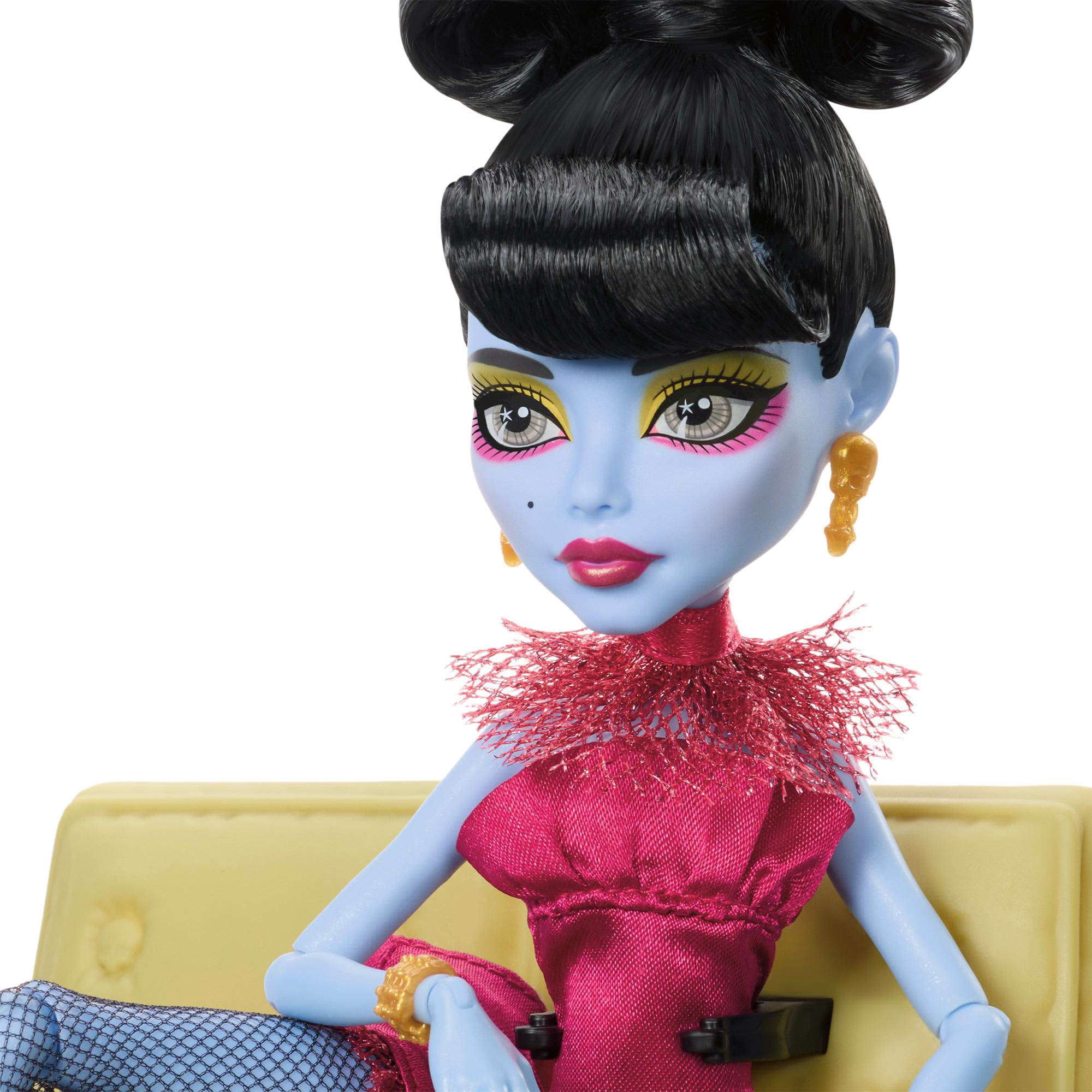 Monster High Skullector Miss Argentina & Super-Shriek Receptionist Doll 2-Pack [Beetlejuice Waiting Room]