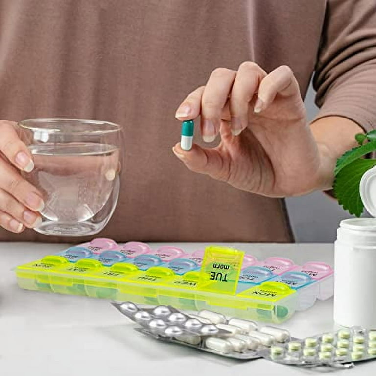 Revolving Medicine Center Rotating Carousel Daily Organizer Pill Bottle  Holder