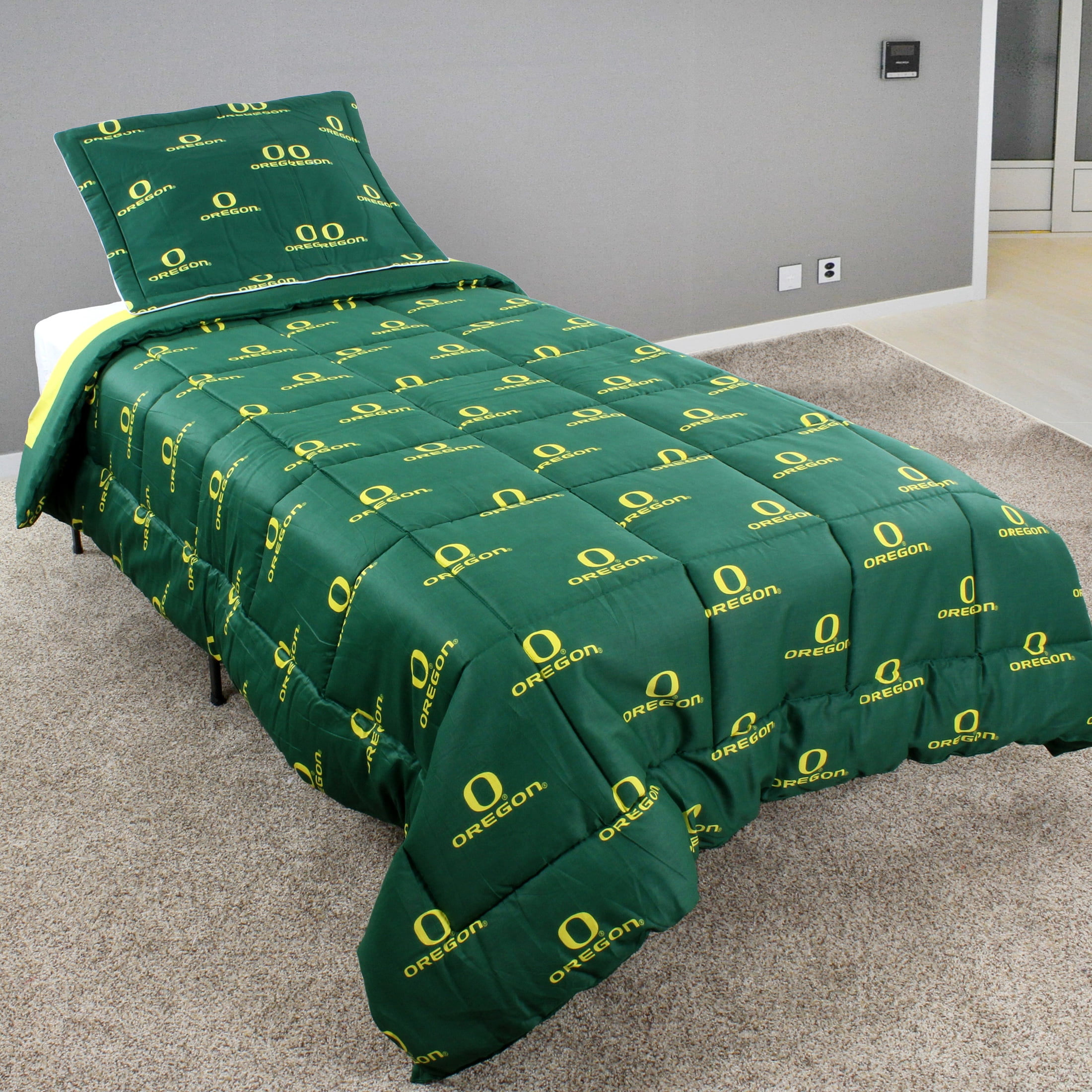 Oregon Ducks 2 Pc Reversible Cotton Comforter Set, 1 Comforter, 1 Sham, Twin
