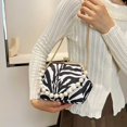 thumbnail image 3 of Bolso de mano de noche para mujer, bolso cruzado con cadena de perlas esponjosas (estampado de cebra), 3 of 6