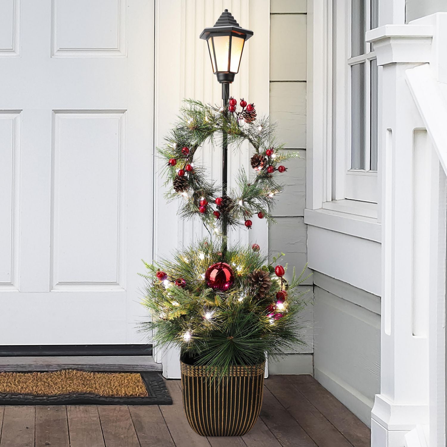 1M 35L POTTED PRELIT PORCH DECORATED MIXED PINE ARRANGEMENT WITH WREATH & LANTERN