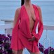 thumbnail image 1 of Mini Vestido Vestido corto sexy de corte bajo Cuello halter Sin tirantes Sin espalda Color sólido (Rosa roja S) Cgtredaw Para estrenar, 1 of 1