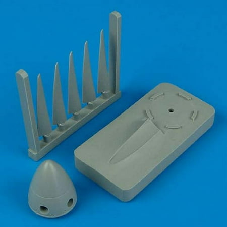 

1/48 Spitfire Mk XIV Propeller w/Jig Tool for ACY