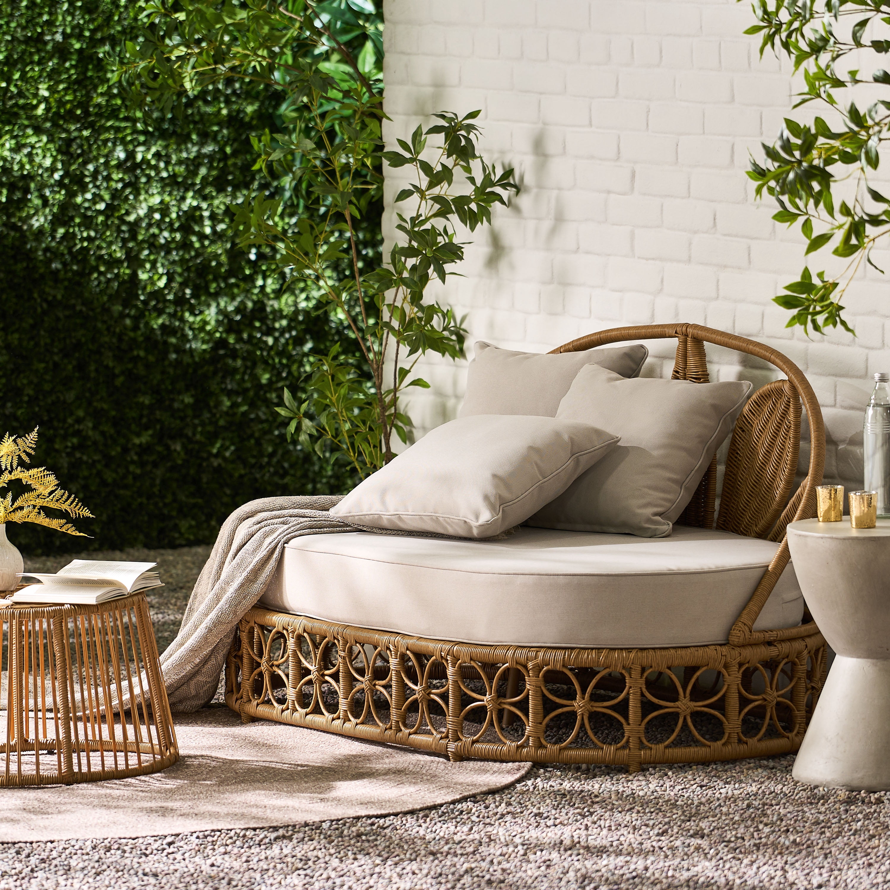 Patio Furniture Outdoor Daybed with Wicker Rattan, 60" Wide Outdoor Wicker Patio Daybed with Cushions for Lawn Garden Backyard Pool