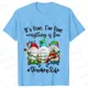 thumbnail image 1 of Estoy bien, todo está bien, ropa de mujer, luces navideñas, moda informal, ropa femenina, camisetas de manga corta, camisetas para mujer, 1 of 5