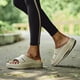 thumbnail image 5 of Sandalia Recovery OOFOS Omega OoAhh Nomad para mujer talla 9, 5 of 7