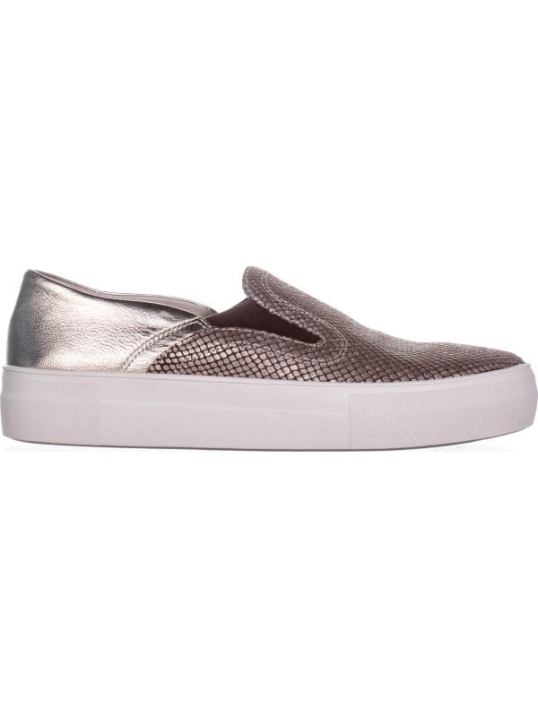 vince camuto boat shoes