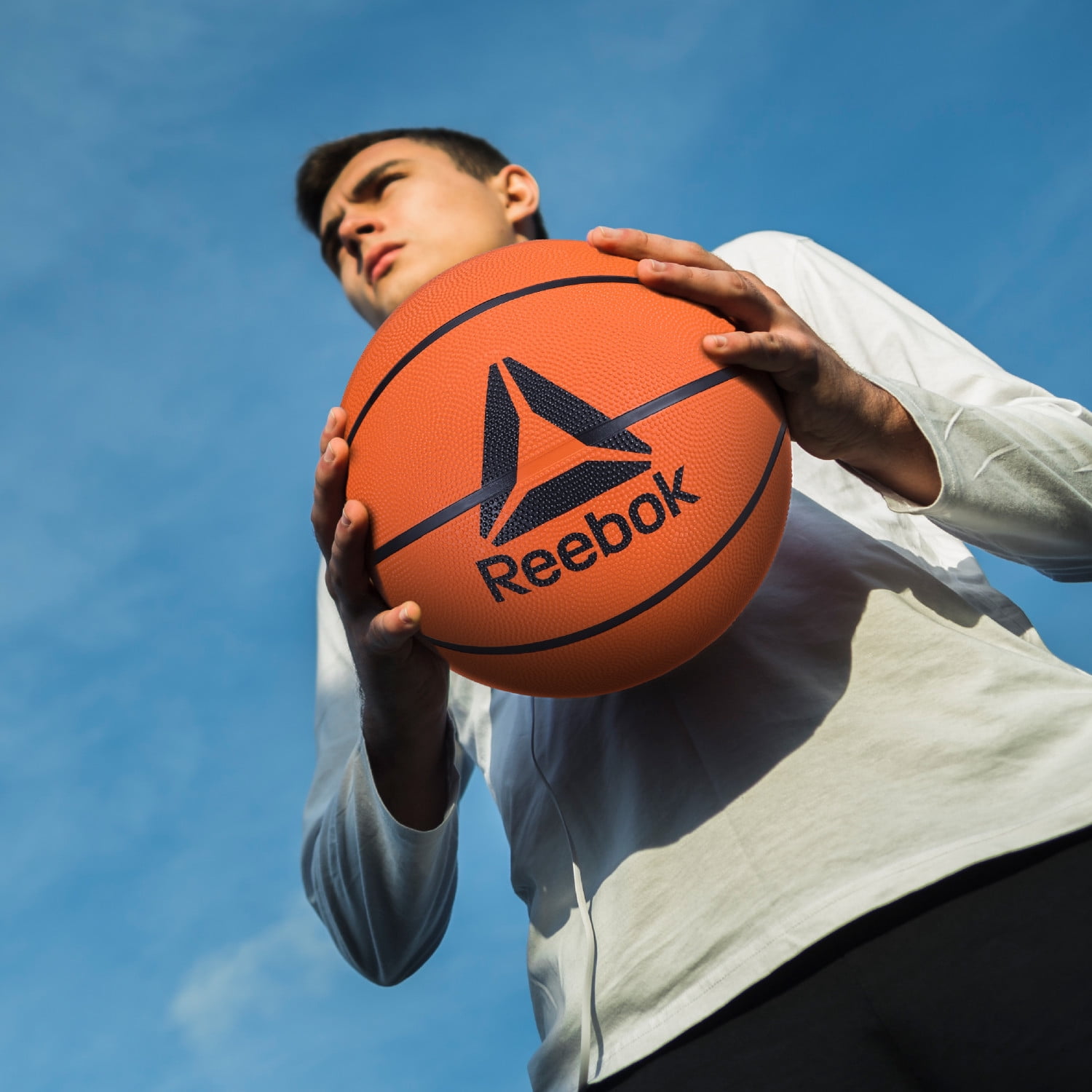 Reebok Basketball Set – Outdoor Sports Equipment Kit with Size 7 Rubber Basketball, Dual-Action Hand Pump with Mesh Ball Bag