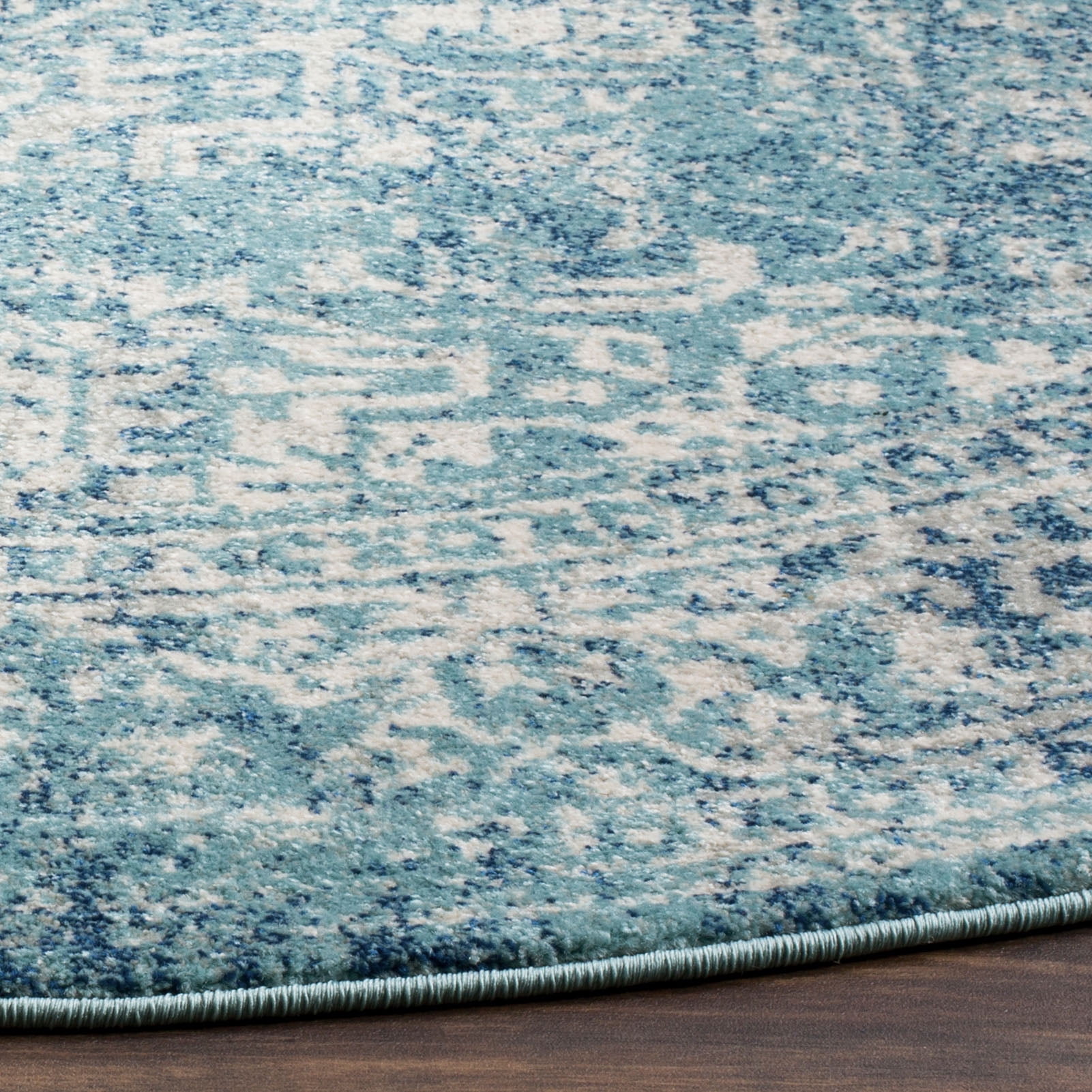 SAFAVIEH Round Rug 9' - Evoke Collection - Large - Traditional Design, Blue & Ivory, Non-Shedding & Easy Cleaning, Ideal for Living Room, Bedroom, Dining Space