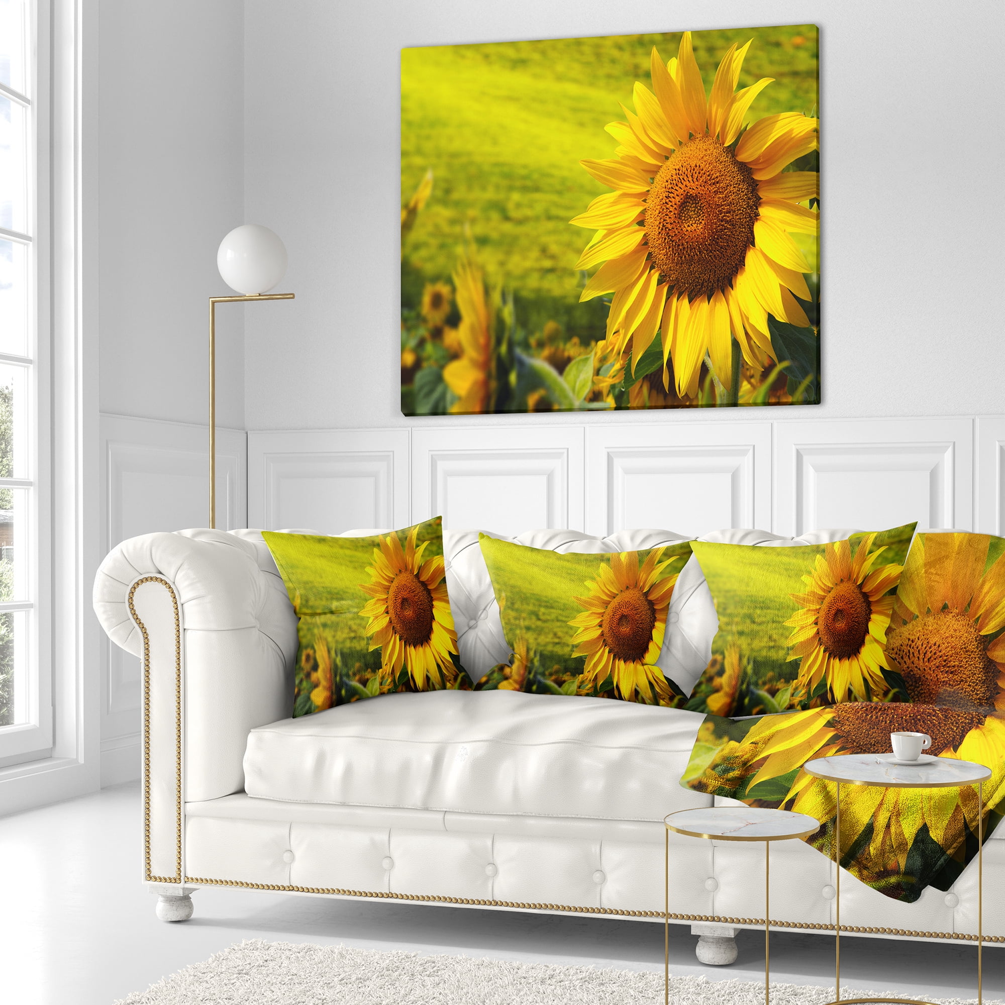 Designart Tuscany Sunflowers on Green - Floral Throw Pillow - 16x16