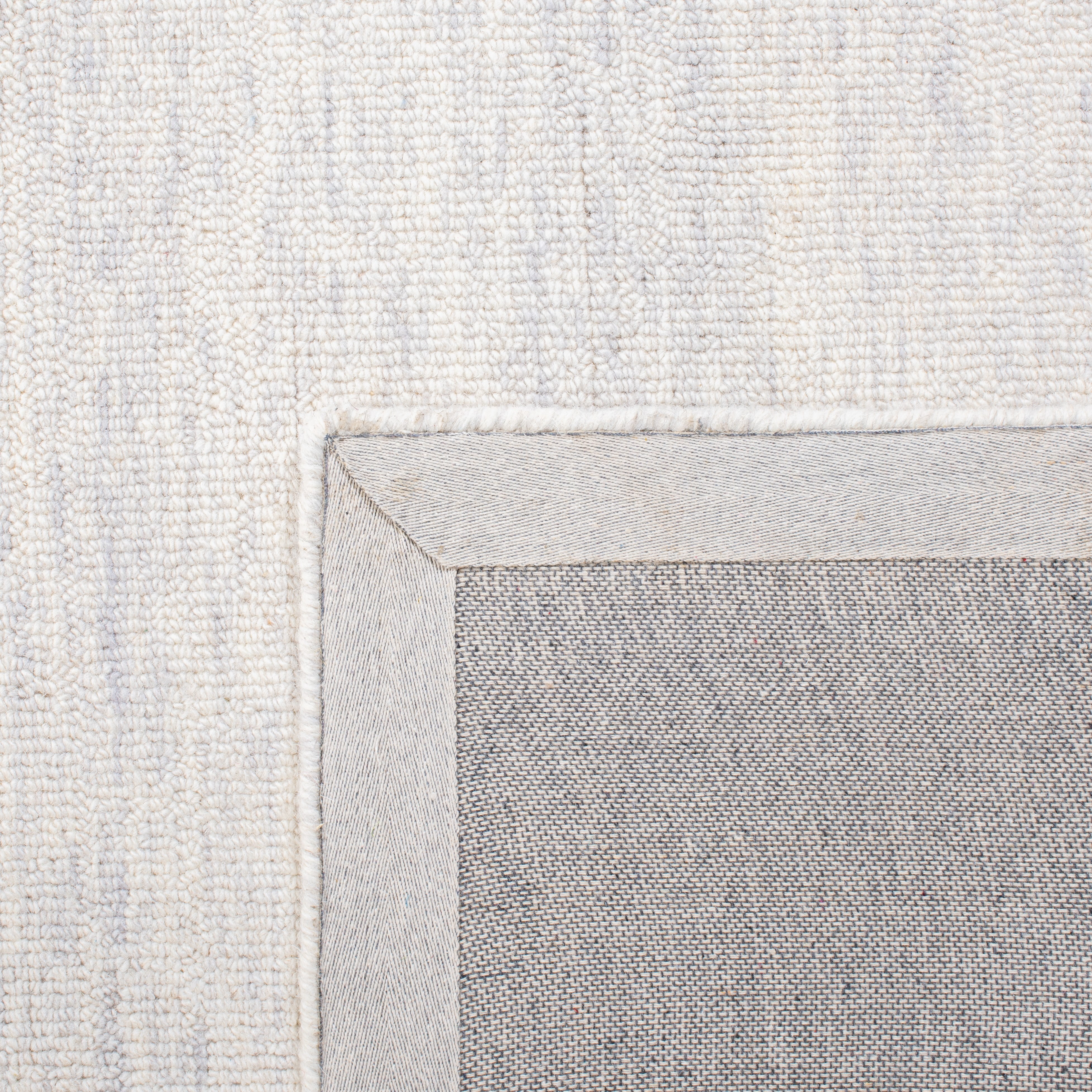SAFAVIEH Metro Jaymes Distressed Area Rug, Ivory, 6' x 6' Round