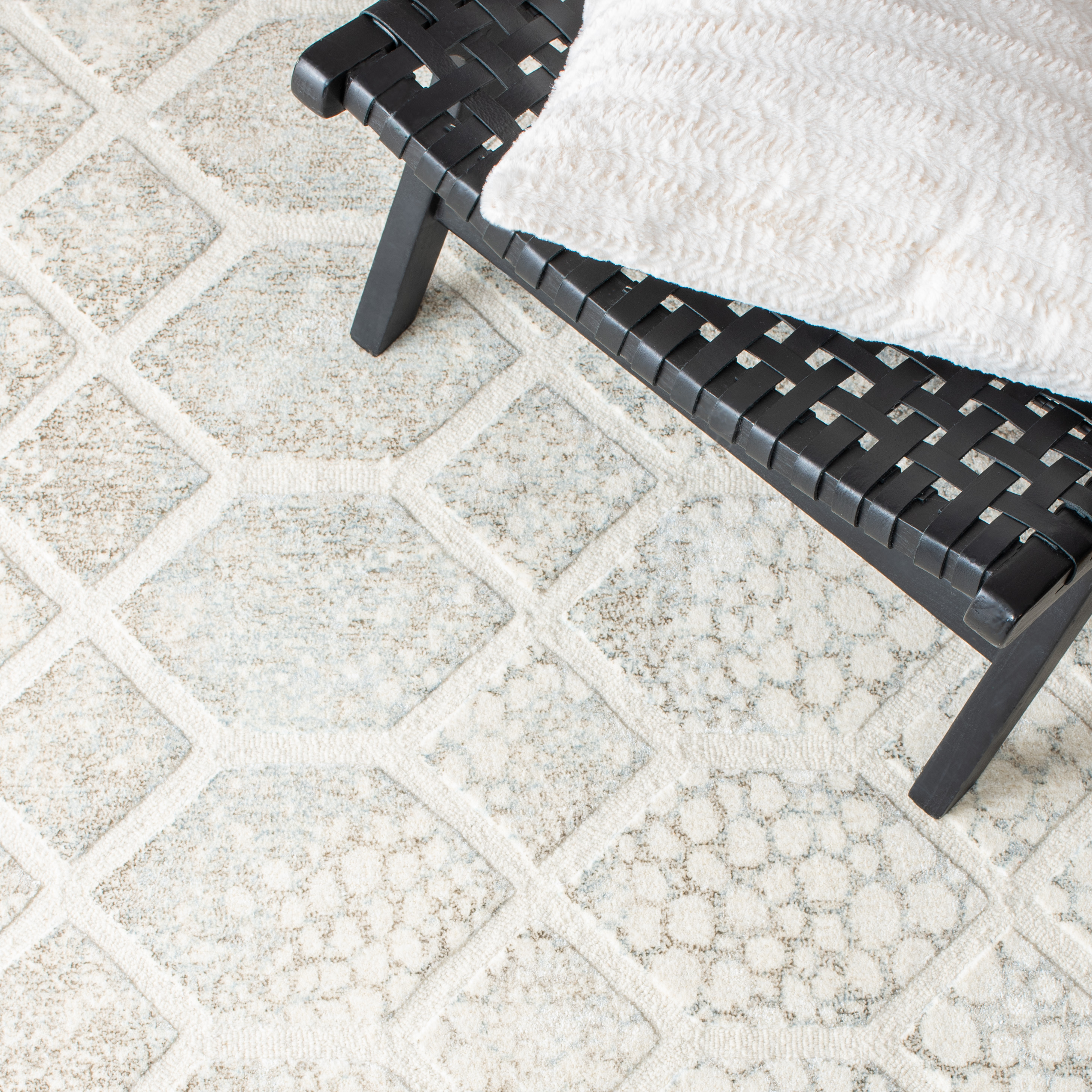 SAFAVIEH Restoration Vintage Cora Geometric Area Rug, Ivory, 3' x 5'