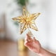 thumbnail image 5 of Adorno de Estrella para Árbol de Navidad, Diseño Tridimensional de Estrella Hueca, Iluminación Led, Base de Metal Resistente, Ideal para El Hogar y La Oficina, 25 X 20 X 3 Cm, 5 of 6