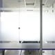 thumbnail image 3 of Pegatina de vidrio esmerilado transparente opaco para baño, inodoro, oficina, ventana, película espesa anti-miradas, 3 of 6