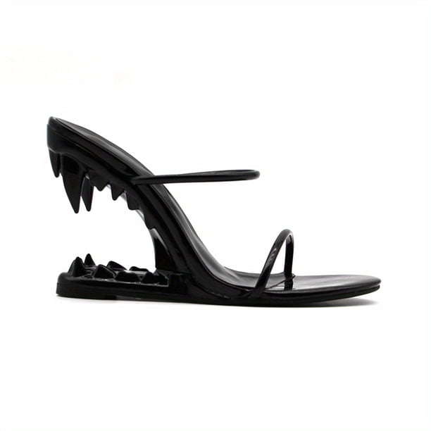 Sandalias novedosas de color sólido para mujer, zapatos deslizantes estilo pasarela con correas metálicas, zapatos góticos de tacón alto de verano