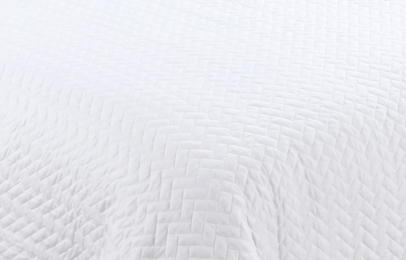 Marina Decoration Embroidered Stitching Coverlet Bedspread Ultra Soft Solid Bedding Summer Quilt Set with Quilted Sham