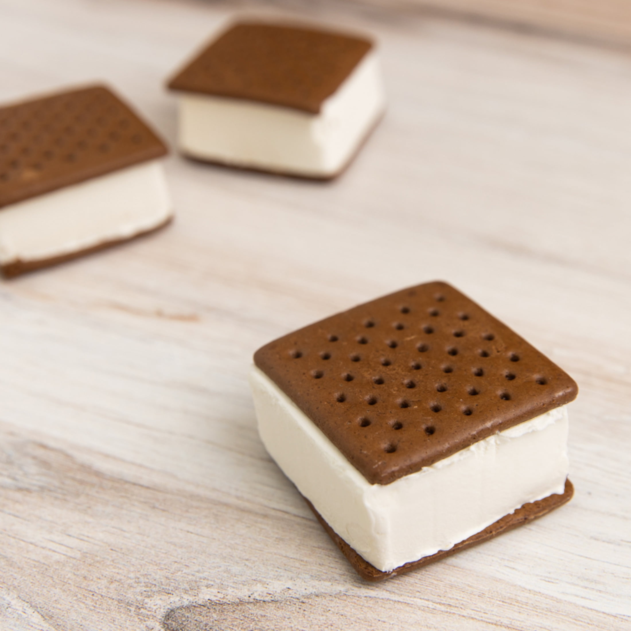 Fatboy Premium Vanilla Jr. Ice Cream Sandwiches, 2.75 fl oz, 9 Count (Frozen)