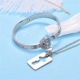 thumbnail image 4 of Pulsera con candado y collar con llave: joyas de acero de titanio para parejas, regalo romántico para el día de San Valentín, cumpleaños, Navidad, boda, aniversario, 4 of 5