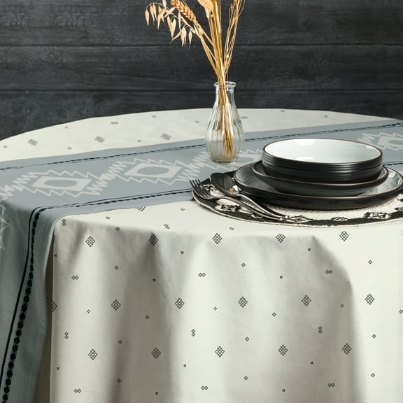 Yellowstone Round Tablecloth 70", Beth Collection