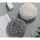 thumbnail image 3 of Juego de 2 toallas de baño con diseño de bolas de pelo, blancas y grises: seca tus manos al instante y cómodamente con este creativo juego de toallas decorativas para el baño., 3 of 4