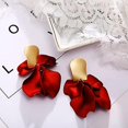 thumbnail image 5 of Pendientes largos bohemios de verano con pétalos de rosa de acrílico, pendientes colgantes de flores exageradas, pendientes con borlas florales para mujeres y niñas, ideales para f, 5 of 5