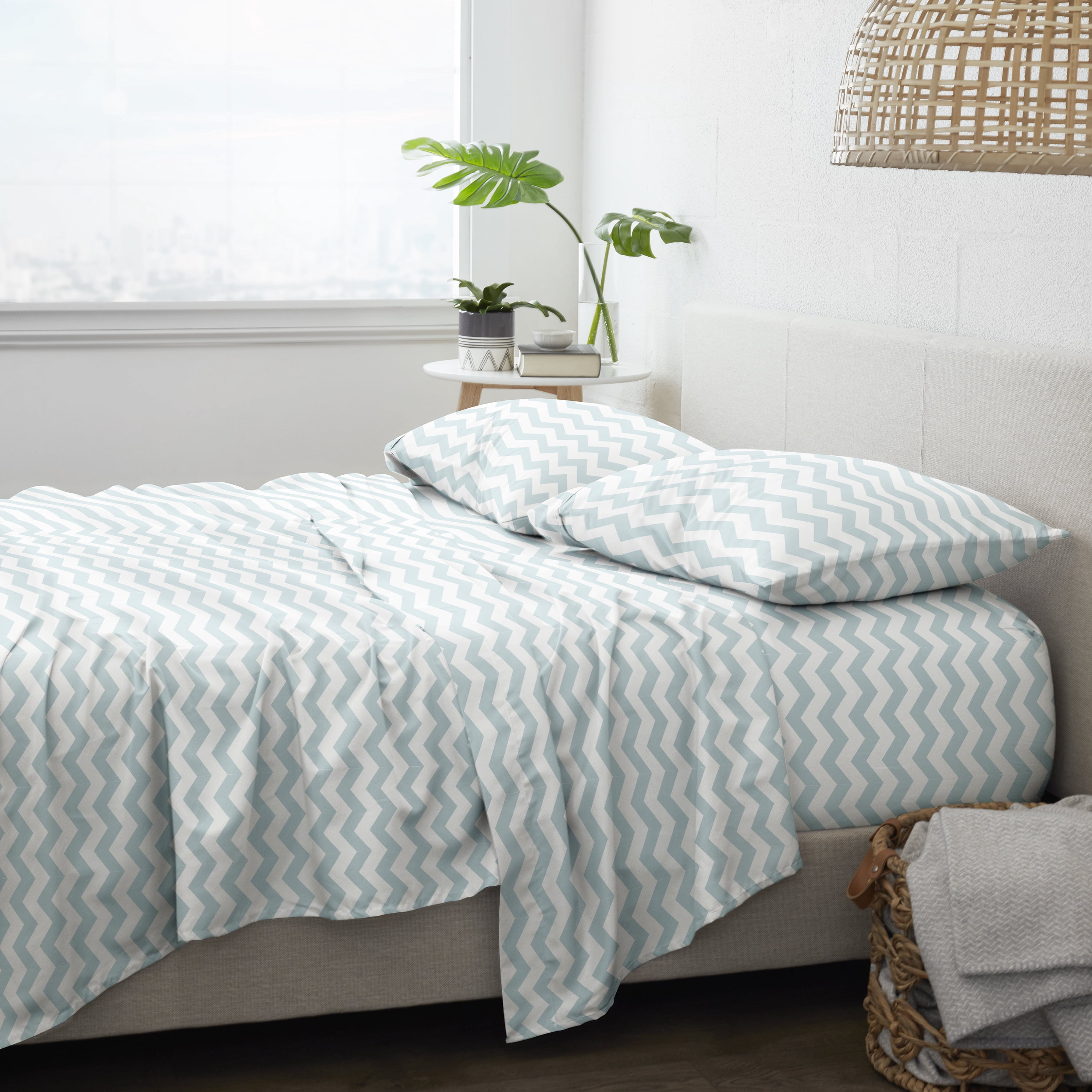 Noble Linens 4 Piece Pattern Microfiber Bed Sheets Set, Turquoise Arrow, King