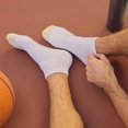 thumbnail image 2 of Calcetines GOLDTOE 656P de algodón, tobilleros deportivos, 6 pares, blancos, talla L, 2 of 5