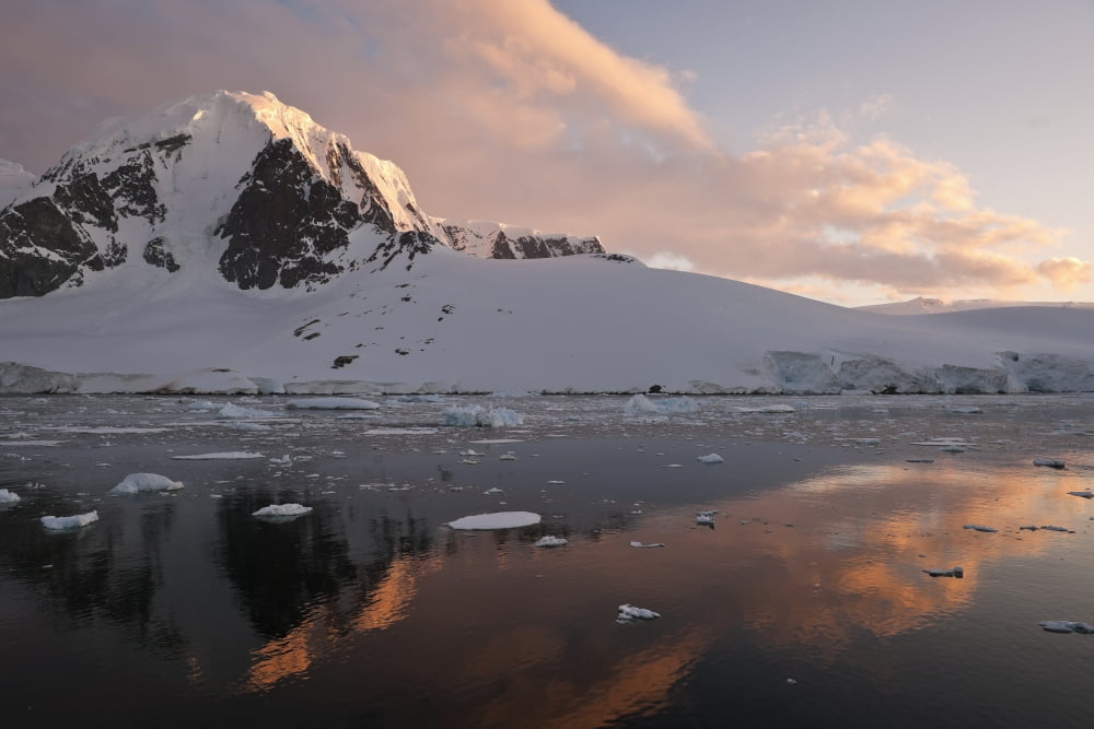 Mountain Range Cove