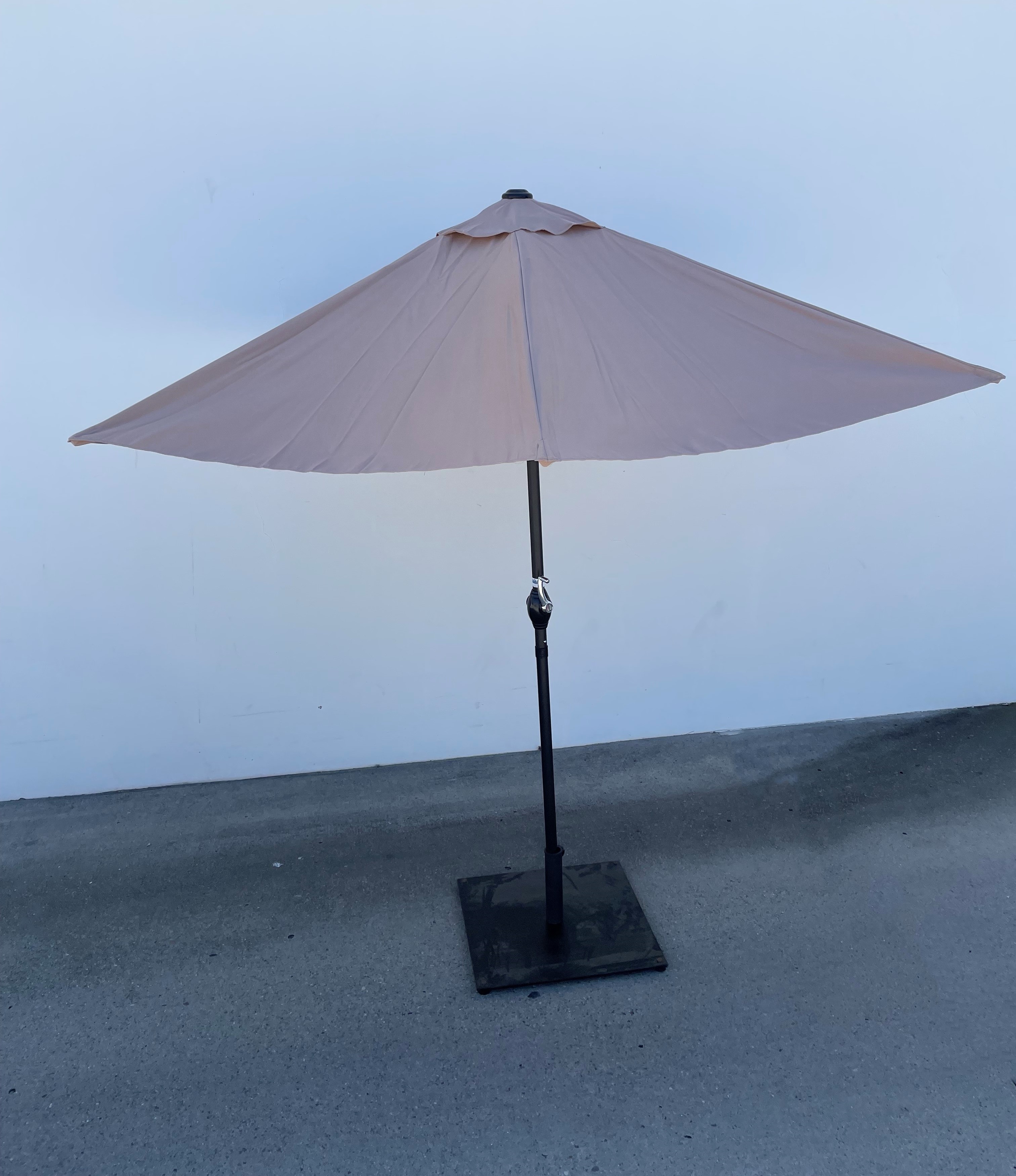 Rhino 9' Steel Patio w/Crank Umbrella - Beige